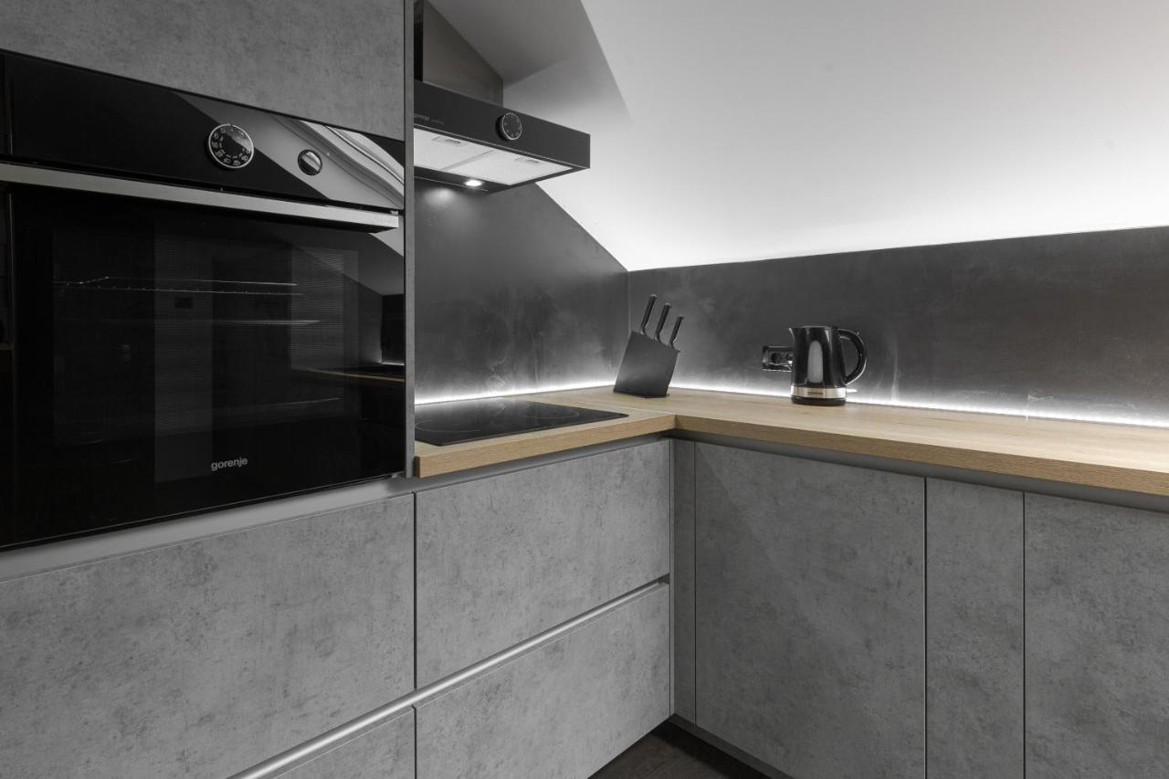 The Attic Apartment ซาเกร็บ ภายนอก รูปภาพ