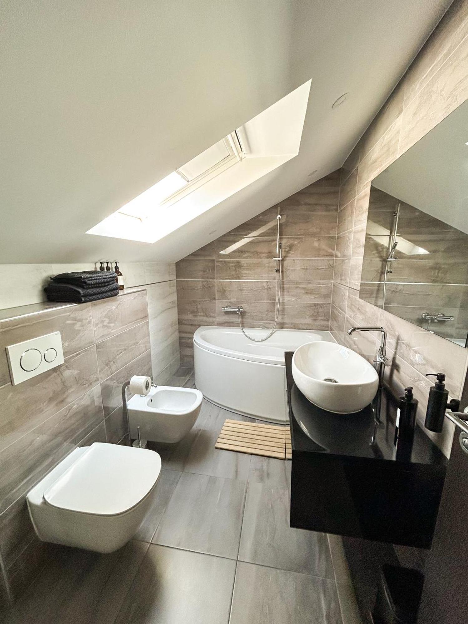 The Attic Apartment ซาเกร็บ ภายนอก รูปภาพ